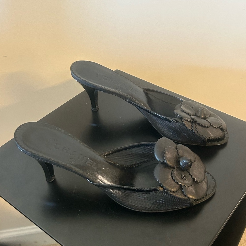 Chanel Black Women's Shoes with Floral Detail